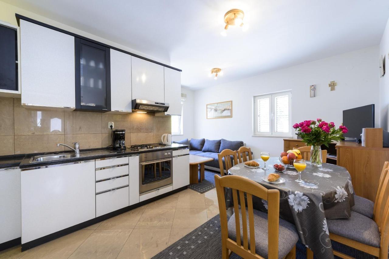 Apartment Tija Two Bedroom Apartment With Balcony And Partial Sea View Dubrovnik Eksteriør bilde