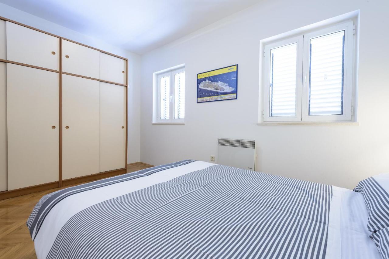Apartment Tija Two Bedroom Apartment With Balcony And Partial Sea View Dubrovnik Eksteriør bilde